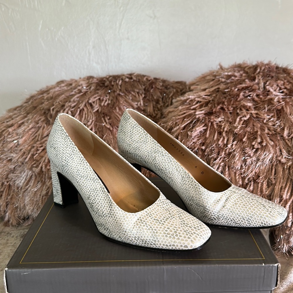 Stuart Weitzman White Textured Heels